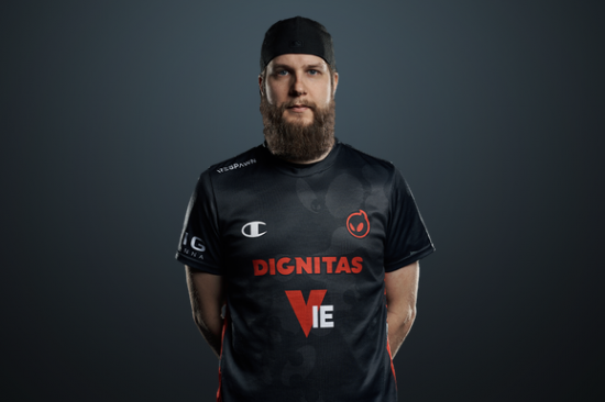 TES逆袭BLG成功晋级S赛八强精彩回顾