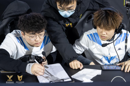PGS 10 CoStreamers 引领直播新潮流